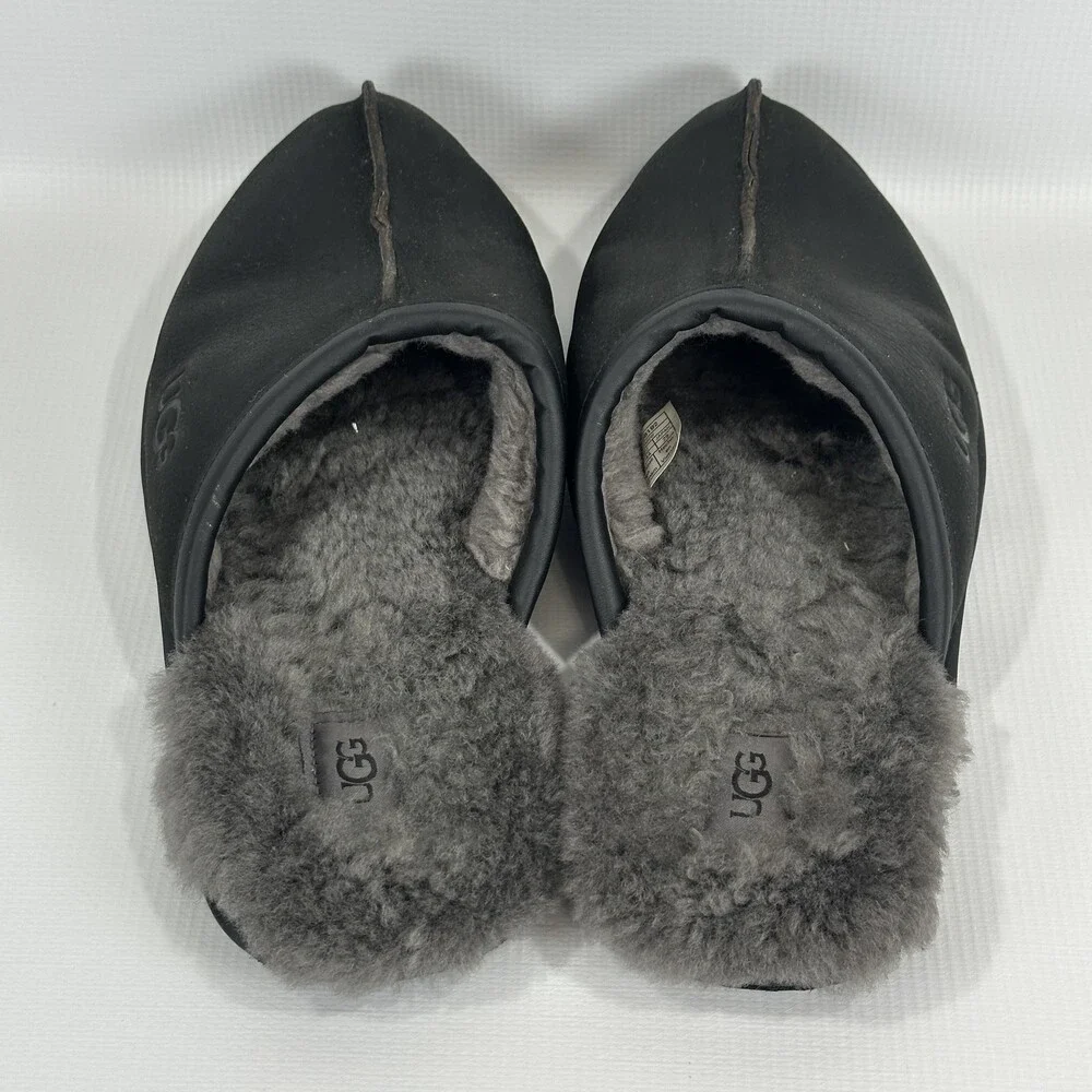 UGG Slippers Mens Size 11 Black Leather Mule Shearling Lined Slip On House
